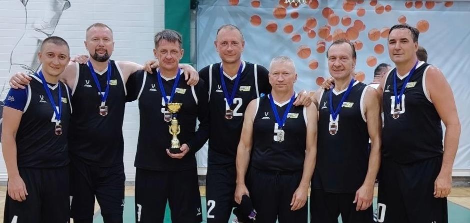 Мужчины 50+ серебряные призеры SAINT BASKETBALL OLD SCHOOL 